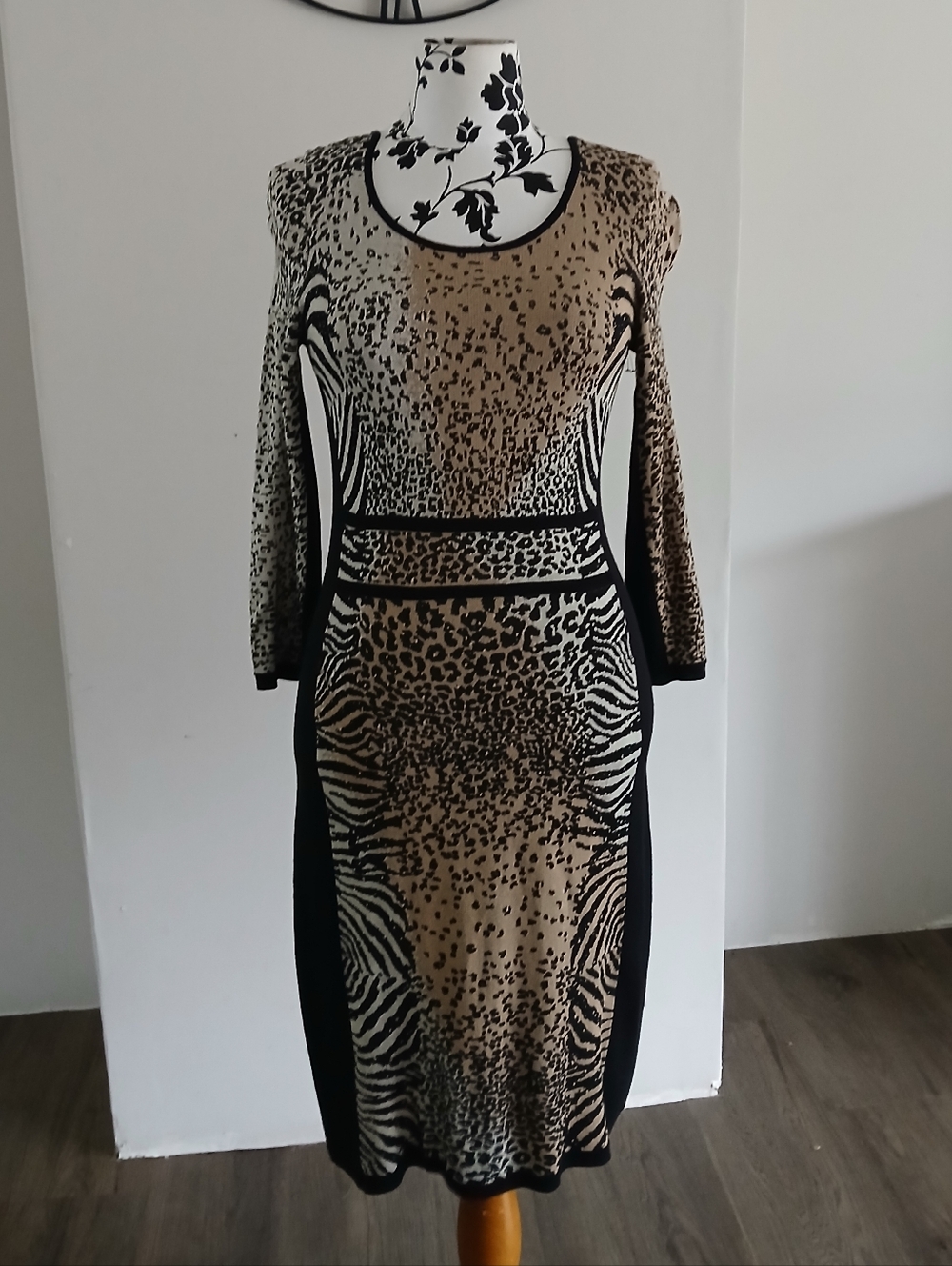 NIC+ZOE Beige and Black Animal Print Long Sleeve Bodycon Dress